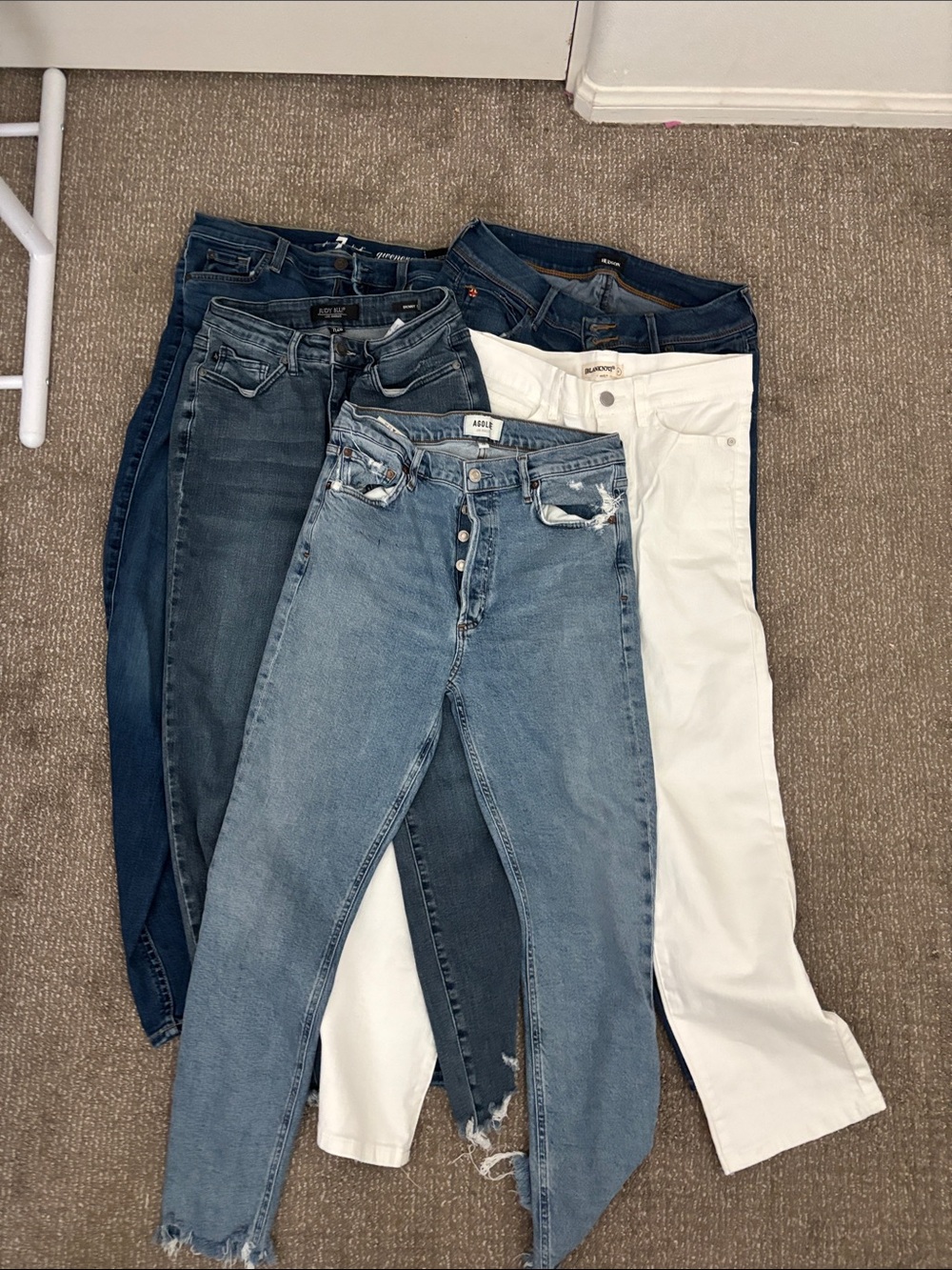 Bundle of Womens Jeans - See Description for size & brands.